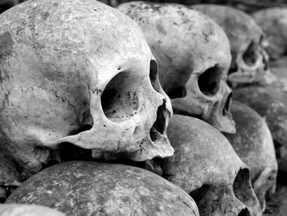 En esa vidriosa comarca, donde la tristeza te vuelve sabio, entendí yo que quien hablaba era la Muerte misma