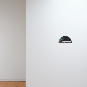 Gretchen Albrecht, Shadow of land, exhibition view. Courtesy of Two Rooms