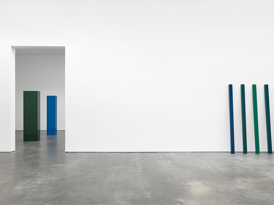 John McCracken, Exhibition view. Courtesy of David Zwirner