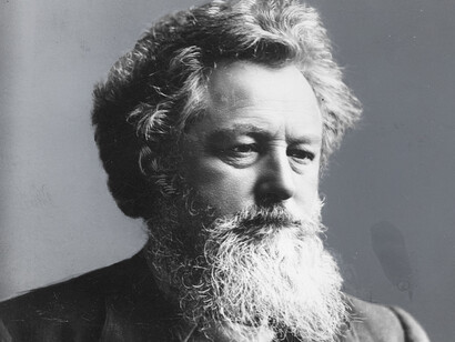 William Morris (1834–1896) – Diseñador, escritor y activista británico, fundador del movimiento Arts and Crafts, que defendía la artesanía y la vida sencilla frente a la deshumanización de la industrialización