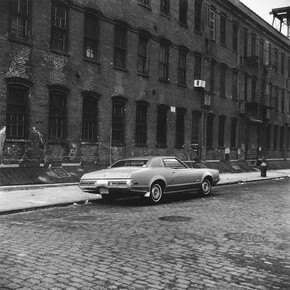 Peter Hujar, Parked Car, Brooklyn, 1976 © The Estate of Peter Hujar, courtesy Fraenkel Gallery, San Francisco