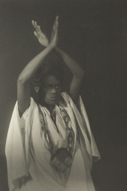 Doris Ulmann (American, 1882–1934) Untitled (African dancer), n.d. Gelatin silver print
Approx. 8 x 6 inches. University of Kentucky Art Museum, Gift of Thomas M.T. Niles and John Edward Niles