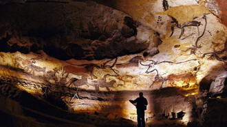 La grotte de Lascaux, Montignac-Lascaux. Je saisis la chance d’être là, ici et maintenant, sur un site majeur de notre Histoire qui date de plus de 21 000 ans