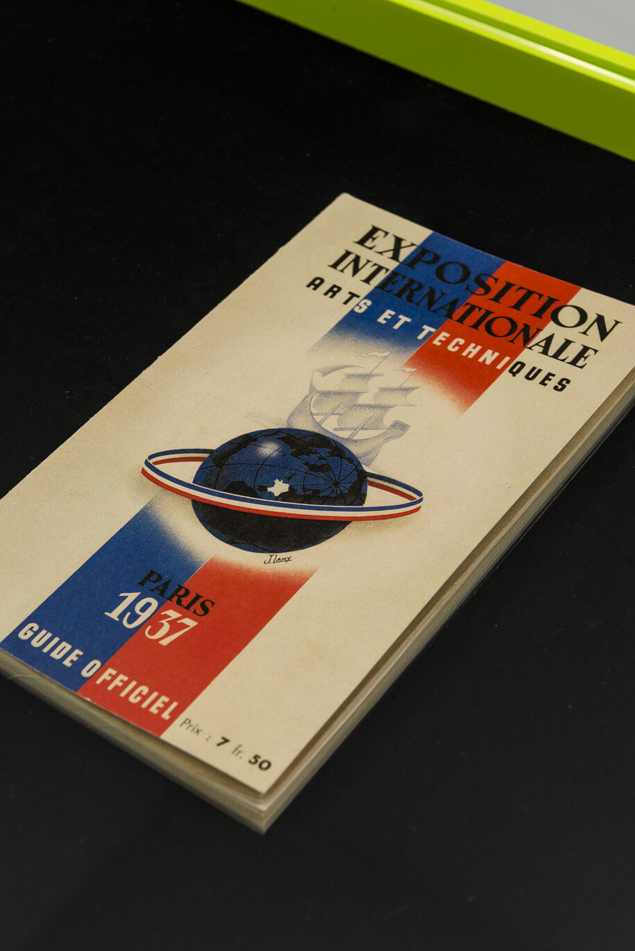 Gregorio Samsa, Guide Officiel - Exposition Internationale Paris 1937 (Installation), installation detail
