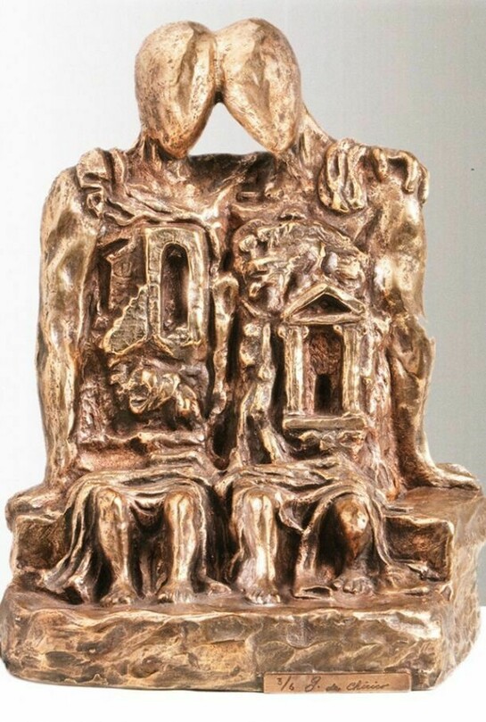 Giorgio de Chirico (1888-1978), The Archaeologists, 1966, Gilded bronze, 32 x 24.5 x 22 cm, Private collection. Courtesy Galleria d’Arte Maggiore, Bologna (Italy)