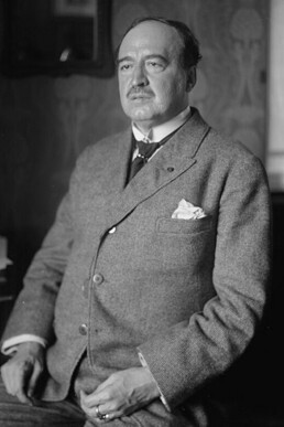 La última de esas novelas costumbristas valencianas y que retrató la huerta, fue "La barraca". Es una historia dura que cuenta los efectos de un liderazgo desproporcionado y negativo. Vicente Blasco Ibañez, 1915, Valencia, España