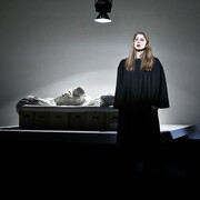 Prima facie. Mit freundlicher genehmigung des Residenztheater