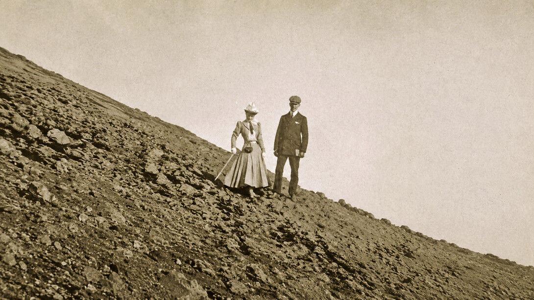 Turisti sul Vesuvio nel 1904, Napoli, Italia