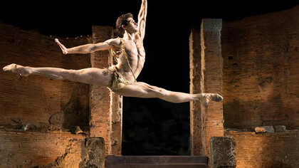 Roberto Bolle danza a Pompei