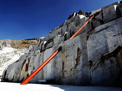 Illusione di Alberto Timossi. Cave Michelangelo di Carrara, 2015. Ph Stefano Esposito