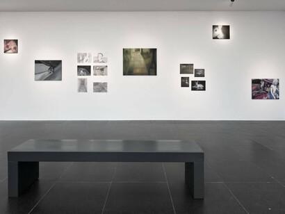 Verschiedene künstler, And this is us 2025. Junge kunst aus Frankfurt, ausstellungsansicht. Mit freundlicher genehmigung des Frankfurter Kunstvereins
