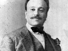 Ernesto Murolo, ante 1936. Fu uno dei maggiori autori della canzone napoletana classica, capace di trasformare il dialetto in una lingua poetica di straordinaria eleganza e musicalità