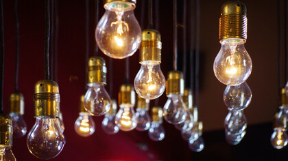 Électricité. Les recettes perçues par l’État quand le prix du marché est inférieur au prix défini par les contrats pourraient servir de bouclier tarifaire, et permettre aux particuliers et aux entreprises d’acheter aux coûts de productions