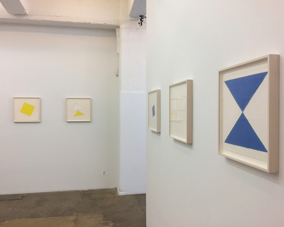 Edda Renouf, Exhibition view. Courtesy of Senior & Shopmaker Gallery