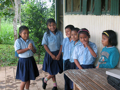 Young Ecuadorian girls
