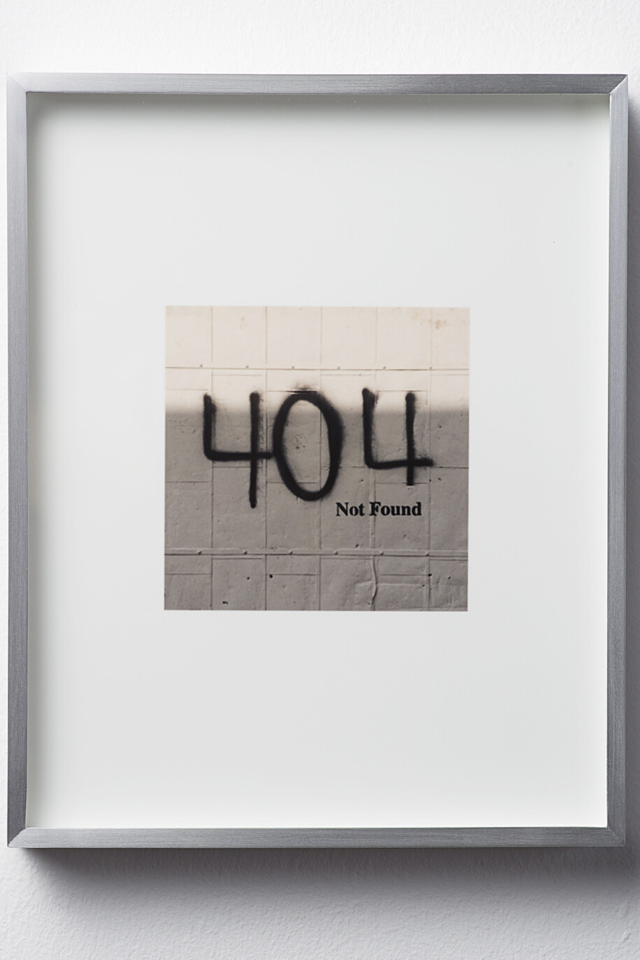 Keith J.Varadi, 404 not found, 2015, Dye-sublimation print on aluminum in aluminum frame, 26.035 x 20.95 x 2.54 cm (in. 10 1⁄4x8 1⁄4x1 )