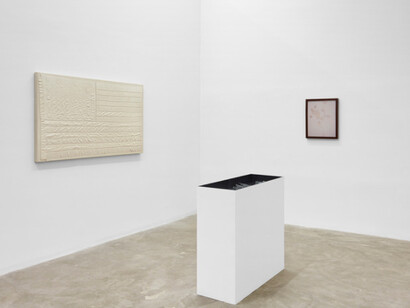 Over the Rainbow, Exhibition view. Courtesy of Praz-Delavallade