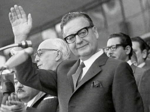 Elegido presidente en 1970, Salvador Allende impulsó la "Vía chilena al socialismo", pero su gobierno fue derrocado por el golpe de Estado de 1973