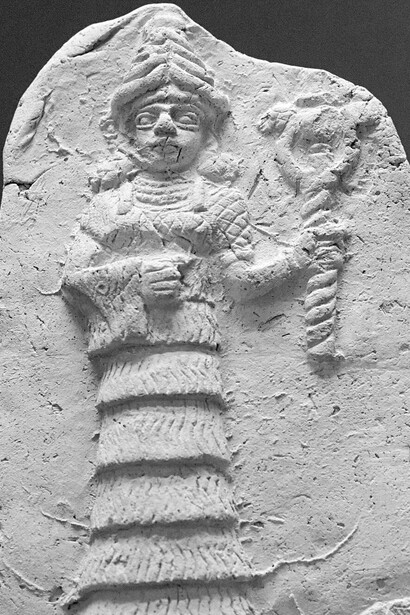 Come dea della guerra, Ishtar era invocata dai re e dagli eserciti prima di entrare in battaglia, sperando nel suo favore per vincere sui nemici