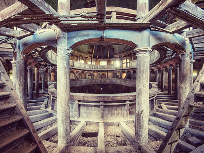 Gina Soden, Kaplica, 2014, C type print on Baryta Fine Art paper, Paper size: 35 x 47 ½ in / 88 x 123 cm, Edition of 10 plus 2 artist proofs, courtesy of Eleven, London 