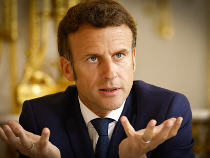 Emmanuel Macron, Président de la république française. Il est sans doute l’un des interlocuteurs les plus intuitifs et les plus insaisissables que l’École Française ait jamais créés © Olivier Corsan