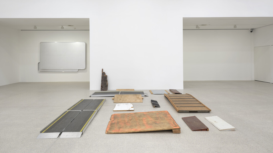 Park McArthur, Contact M, ausstellungsansicht. Mit freundlicher genehmigung des Mumok