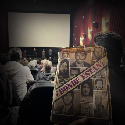 Función del documental-ficción 'Punto de encuentro' (2019) en una sala de cine en Santiago de Chile