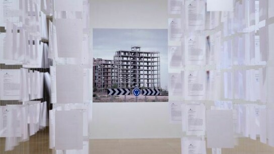 Hans Haacke, View of the installation "Castels in the air", 2012. Photo by Joaquín Cortés and Román Lores © Hans Haacke