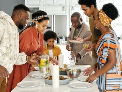 Familia reunida para um aniversário