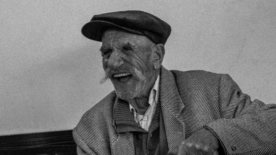 ¿Qué es la felicidad sino una conversación con un extraño?