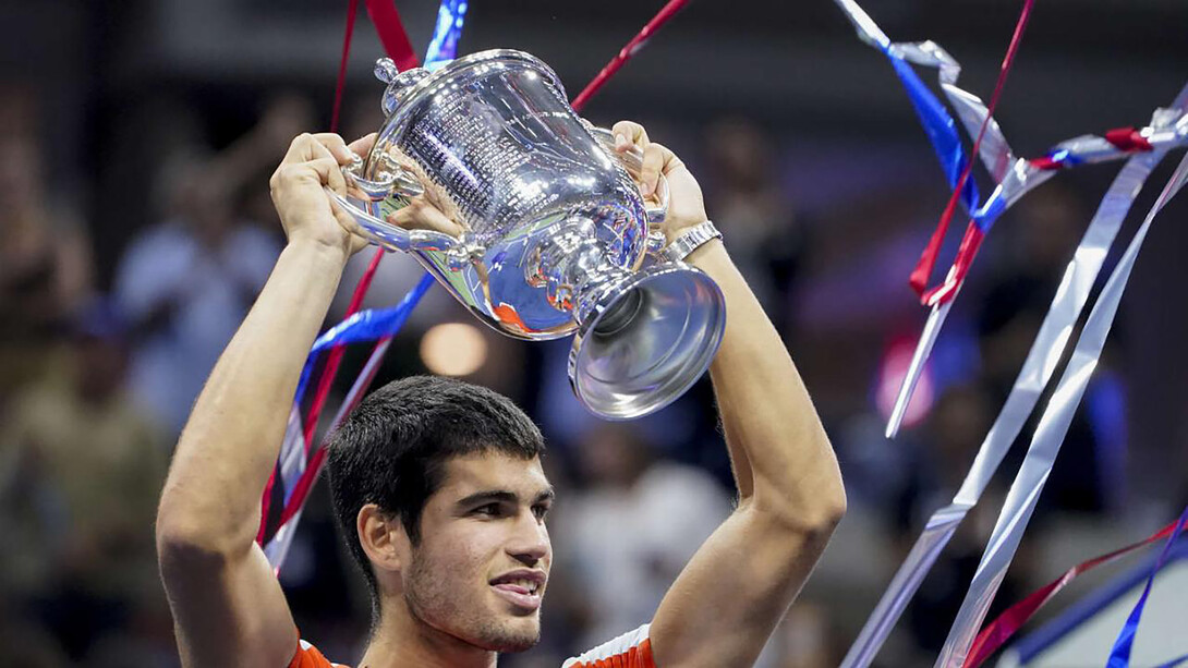 11 septembre 2022. L’espagnol Carlos Alcaraz est devenu le plus jeune numéro un mondial de l’histoire du tennis © 2022 AFP