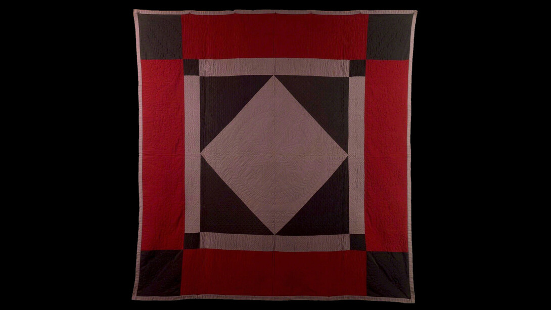 Amish Quilts from 1870 to 1930. Courtesy of Galerie Klüser