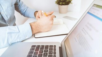 El aprendizaje adaptativo busca personalizar la experiencia educativa mediante el uso de inteligencia artificial y aprendizaje automático