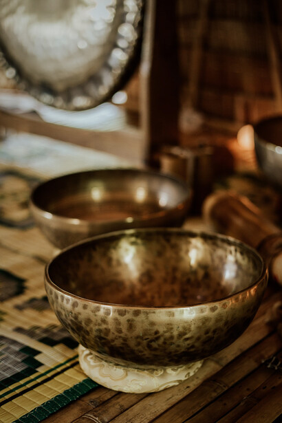 Méditation de pleine conscience. Il existe un grand nombre de méthodes de méditation différentes associées à des courants de pensée spirituelle