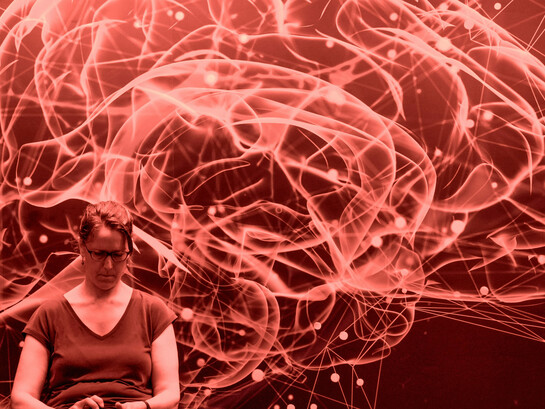 Sous l’éclairage des écrans, l’esprit sature : quand la stimulation numérique dépasse les capacités naturelles du cerveau