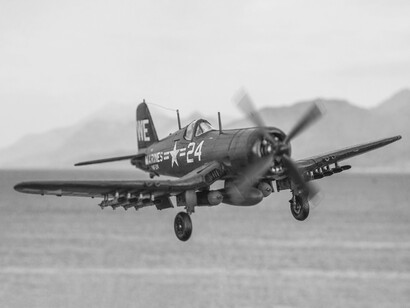 El avión Corsair fue celebre por su uso en la Segunda Guerra Mundial y la Guerra de Corea por la Marina de los Estados Unidos