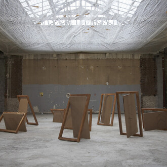 Jérôme Allavena, Si et seulement si (Huit pièces), 2010, Huit sculptures, bois, acrylique, 145 x 80 cm