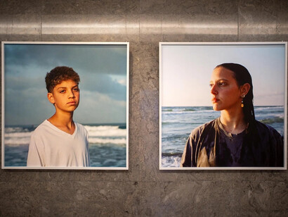 Daniel Tchetchik, Facing the sea, exhibition view. Courtesy of Zaz10TS