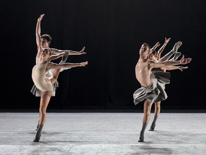 IT dansa. Avec l'aimable autorisation du Théâtre des Salins Martigues