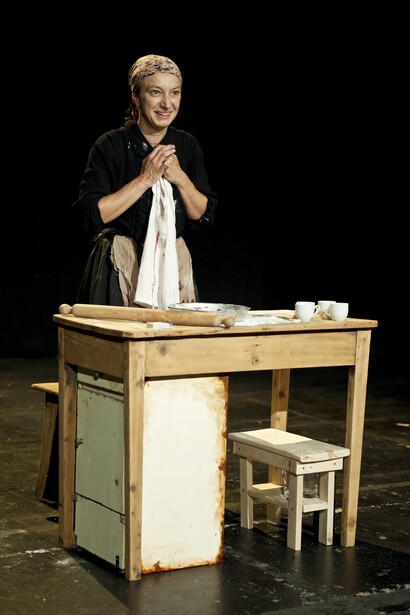 Arianna Scommegna in Mater Strangosciàs