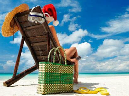 Muchas personas aprovechan las vacaciones de Navidad para descansar en la playa