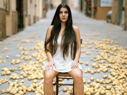 Romina de Novellis, Bella Ciao, 2016, col. photograph on aluminum, 100 x 80 cm, Ed. 3 + 2EA. Copyright De Novellis/ Bordin, Courtesy Galerie Alberta Pane.