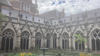 La Abadía de San Pablo es una antigua abadía benedictina en la ciudad de Utrecht, que fue fundada alrededor de 1050 por el obispo Bernold y disuelta en 1580