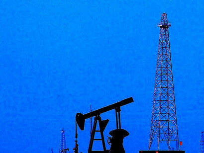 Crude oil, between a curse and a blessing