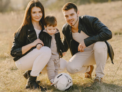 La baja natalidad amenaza con impactar la sostenibilidad de las pensiones y ha provocado el cierre de miles de colegios por falta de estudiantes