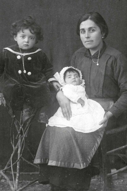 La nonna Enrichetta con papà bambino