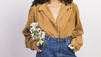 Da sofisticação dos laços XXL à descontração do fishermancore, descubra as principais inspirações para renovar o seu guarda-roupa esta temporada