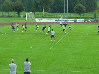  Partidillo de la última sesión de entrenamiento del equipo rojiblanco en Brunico (Italia). Foto Alessandro Doro

