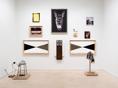 Jimmy Raskin, Cliché garden, exhibition view. Courtesy of Miguel Abreu Gallery