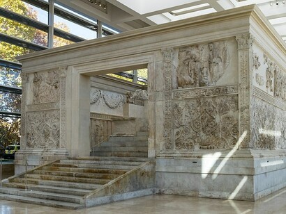 L’Ara pacis Augustae, Roma, Italia